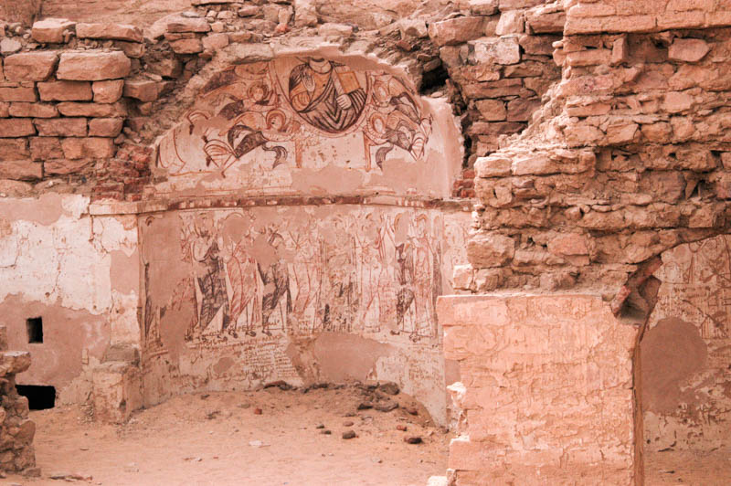remains of a circular nave in the tombs of the nobes