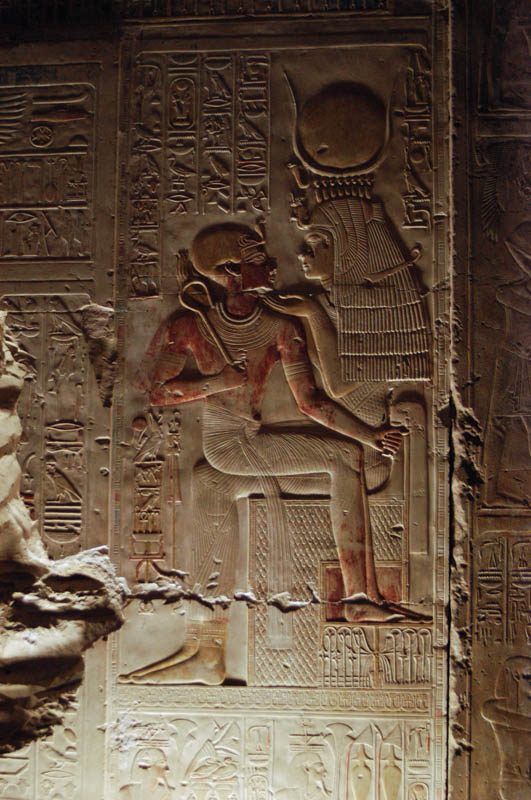 The king in the arms of Hathor
