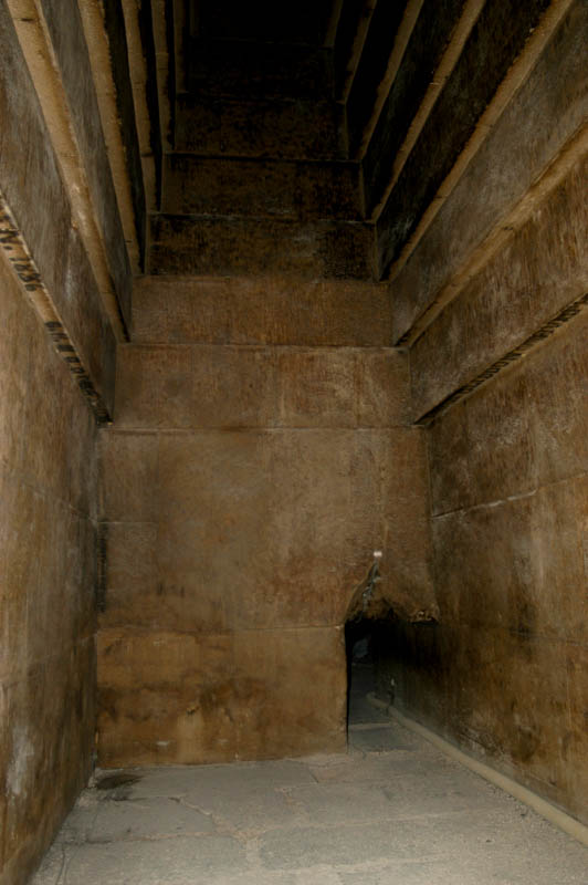 The vaulted chamber, with the entrance from the outside