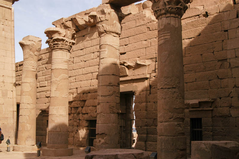the roofless hypostyle hall