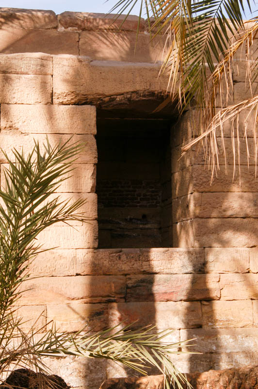 The small passageway to the temple