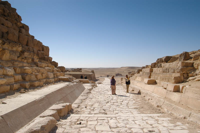 The paved causeway between the Queens Pyramids