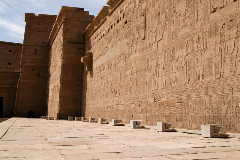 walls of the courtyard before the second pylon