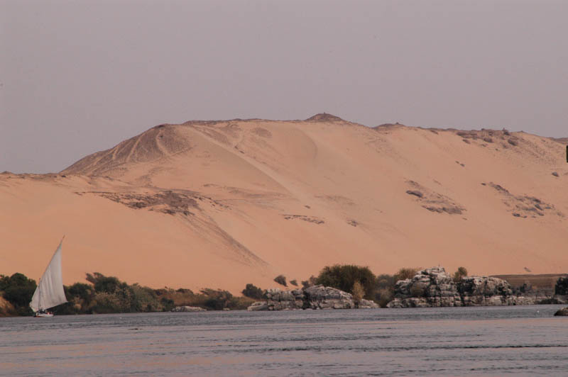 west bank of the nile - dunes and stone