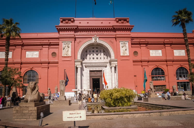 The Cairo Museum, it really is that color