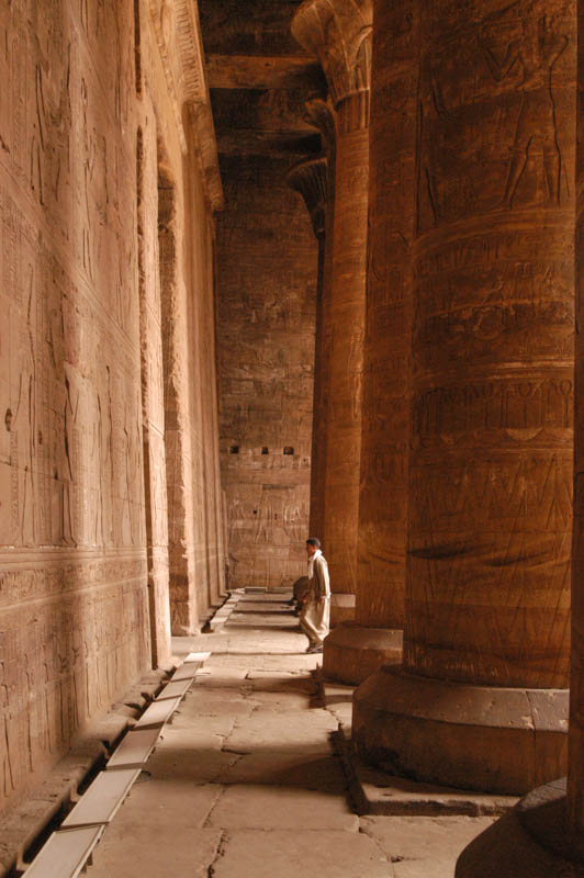 Huge columns in the hypostyle hall