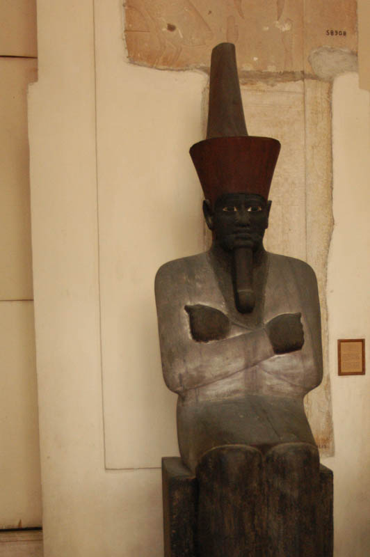 Seated statue of MenuhotepII